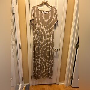 CATO XL Taupe & White Tie-Dye Maxi Dress w Side Ruching Detail & Side Slit EUC